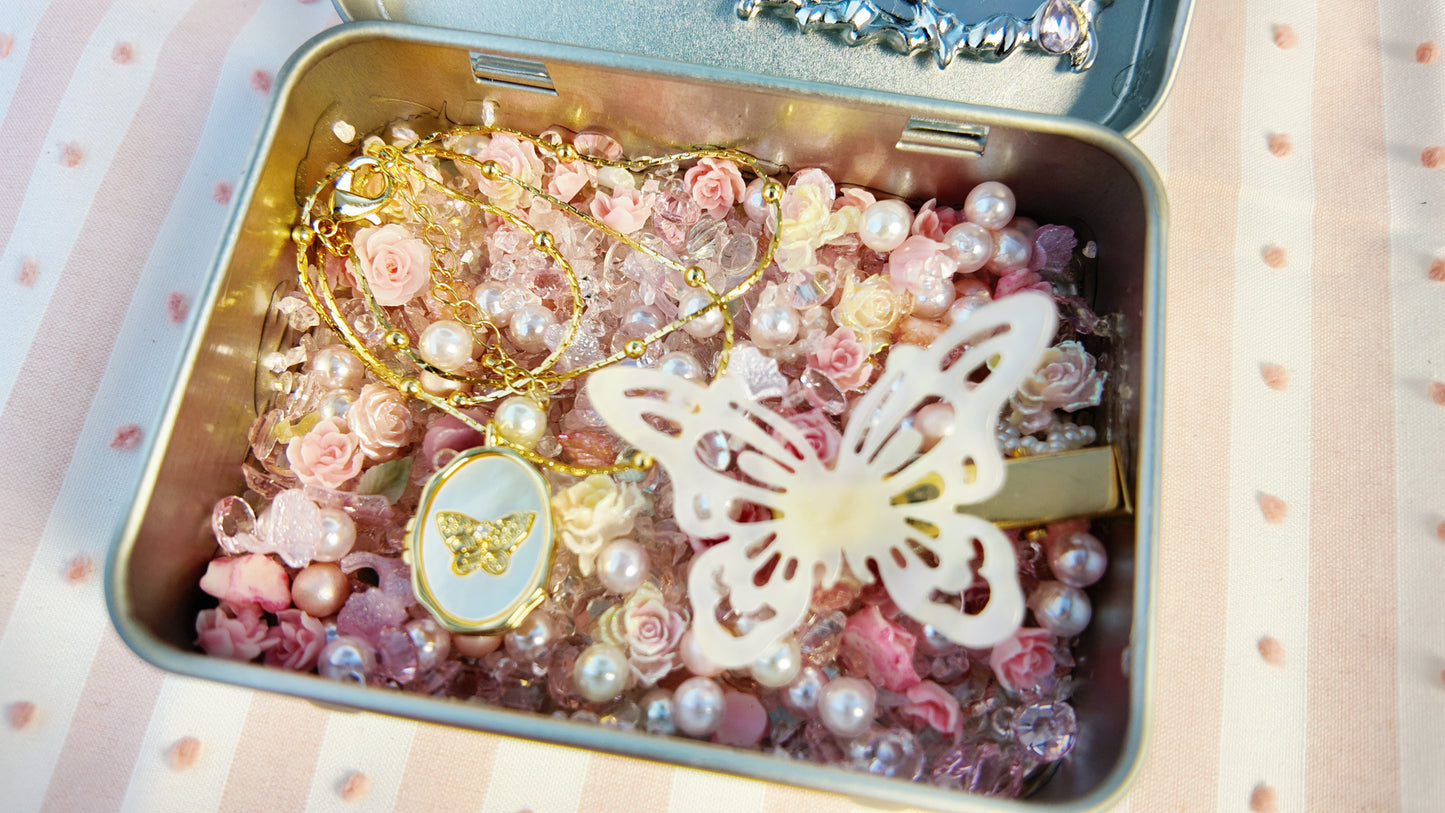Butterfly in Pink Gravel — Altoids Wallet Set