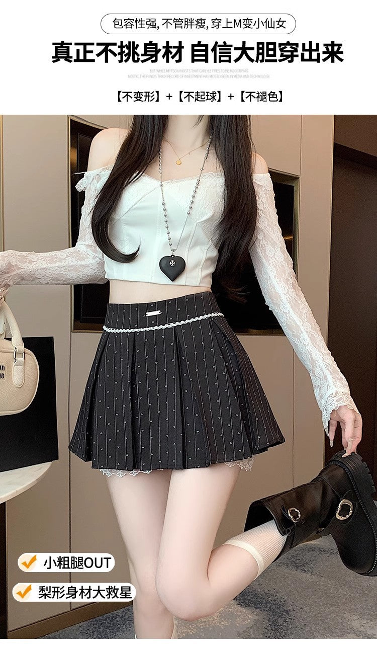 Lace Trim Polka Dot Pleated Mini Skirt
