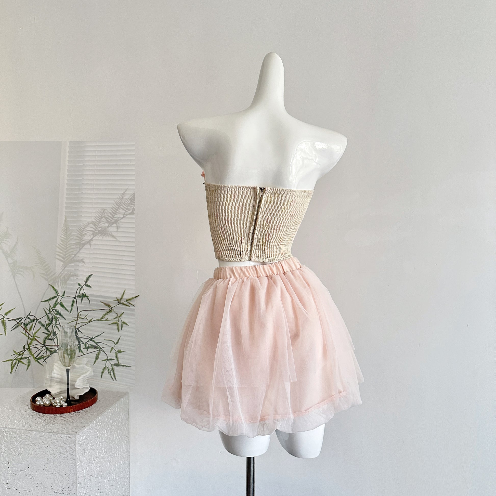 Coquette_Delicate_Petals_and_Lace_Dress_3