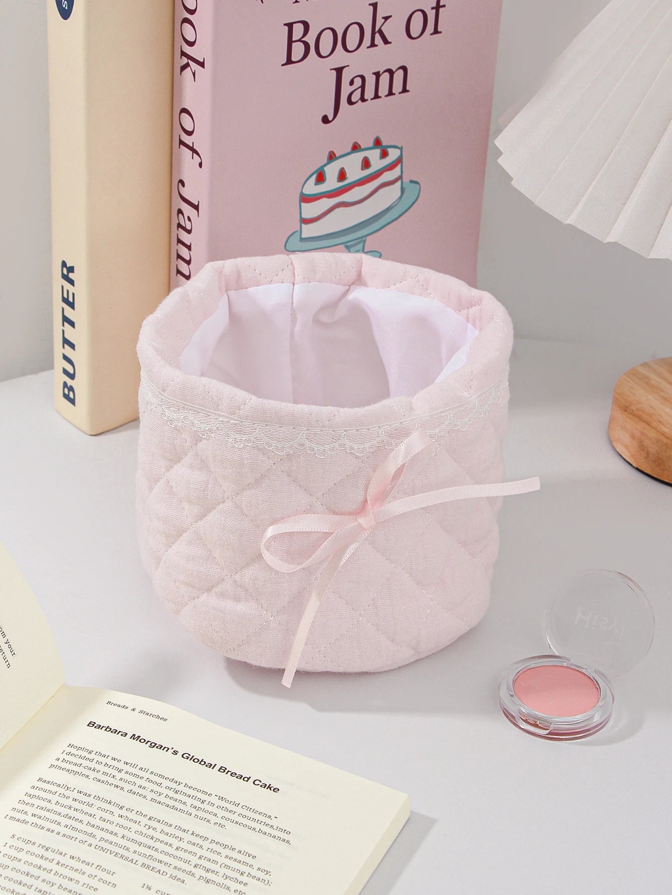 Cute Bow Quilted Makeup Bag for Stylish and Organized Beauty Storage